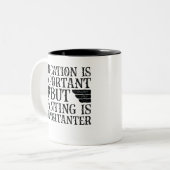 Onderwijs is belangrijk, maar het schilderen is be tweekleurige koffiemok (Voorkant links)