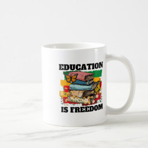 Onderwijs is een zwarte historiek van Freedom Afri Koffiemok