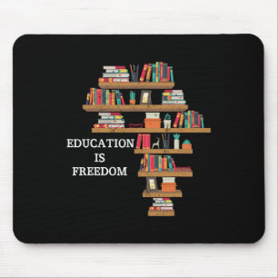 Onderwijs is een zwarte historiek van Freedom Afri Muismat