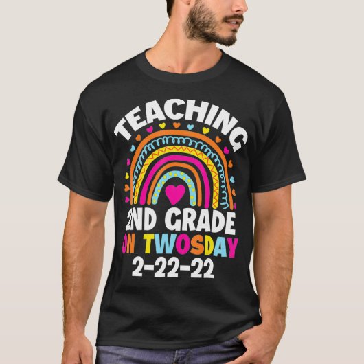 Onderwijs van de tweede graad op 2-22-22 22 februa t-shirt (Voorkant)