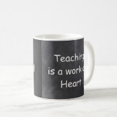 Onderwijswerk — Heart Chalkboard Design Cadeauidee Koffiemok (Voorkant rechts)