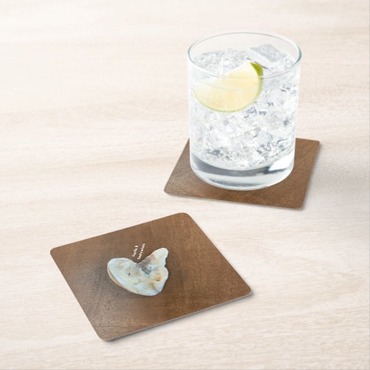 Onderzetter oplong hartschelp op tafel (Insitu)