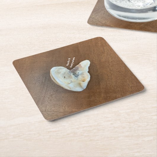 Onderzetter oplong hartschelp op tafel (Schuin)