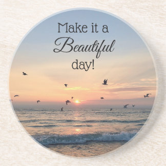 Onderzetter van schoonheidsdagzonnopend strand