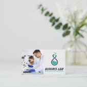 Onderzoekers die in het lab werken visitekaartje (Staand voorkant)