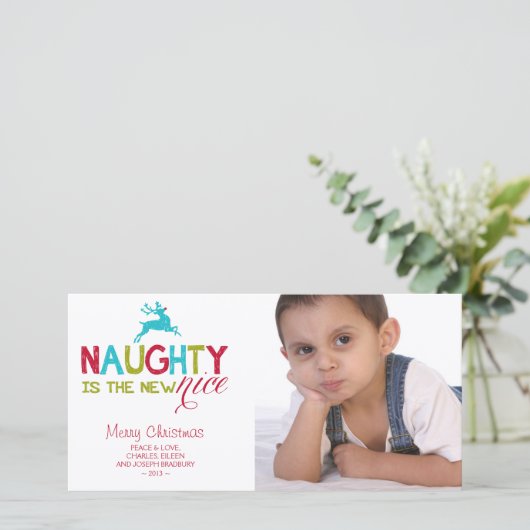Ondeugend is de Nieuwe Leuke Kerstmis Feestdagenkaart (Staand voorkant)