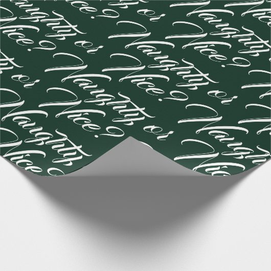 Ondeugend of Mooi donkergroen elegant script grapp Cadeaupapier (Hoek)