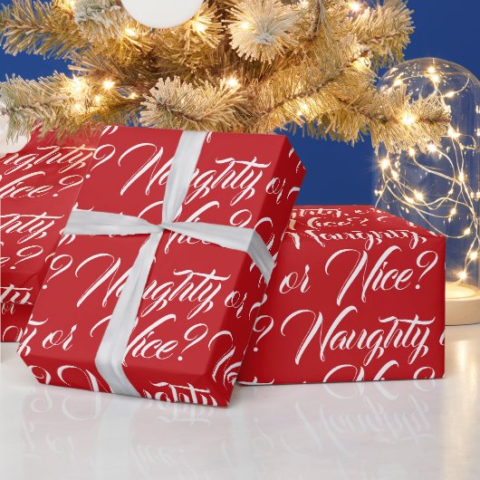 Ondeugend of Mooi rood wit elegant script grappig Cadeaupapier (Feestdagen)