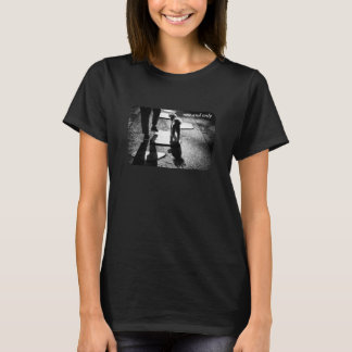 one and only 犬と散歩のTシャツ T-shirt