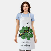 One bite at a time – enjoy the process schort (Gedragen)