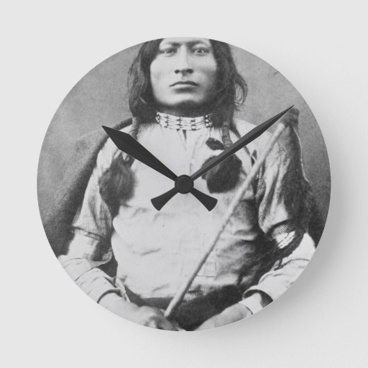 One Bull Warrior, 1882 (foto) Ronde Klok (Voorkant)