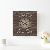 One Day At A Time Quote Slogan Clock Vines Brick Vierkante Klok (Huis)
