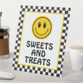 One Happy Dude Happy Face Snoepjes en Treats Reclamebord Met Voetstuk (Insitu)