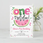 One In A Melon Watermelon 1st Birthday Invitation Kaart (Staand voorkant)