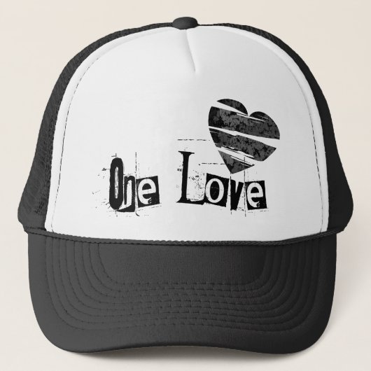 One Love Heart Black Trucker Pet (Voorkant)