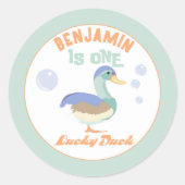One Lucky Duck & Bubbles Eerste Verjaardag Pastel Ronde Sticker (Voorkant)