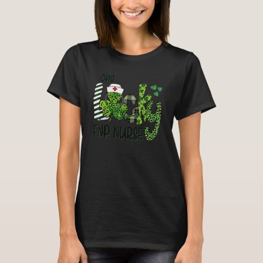One Lucky FNP Nurse Shamrock Stethoscope St Patric T-shirt (Voorkant)