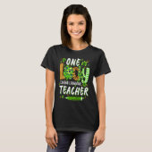 One Lucky Foreign Language Teacher Pencil St Patri T-shirt (Voorkant volledig)