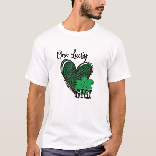 One Lucky Gigi Leopard Heart St Patrick’S Day T-shirt (Voorkant)