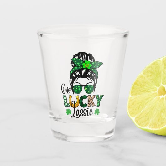 One Lucky Lassie Shot Glas (Voorkant)