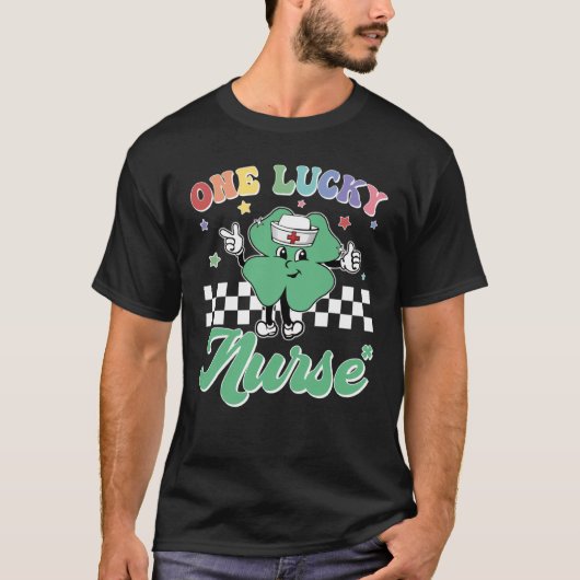 One Lucky Nurse ICU RN Retro Groovy Patrick's Day  T-shirt (Voorkant)