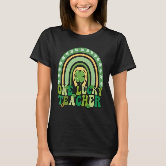 One Lucky Teacher Groovy Retro Rainbow St Patricks T-shirt (Voorkant)