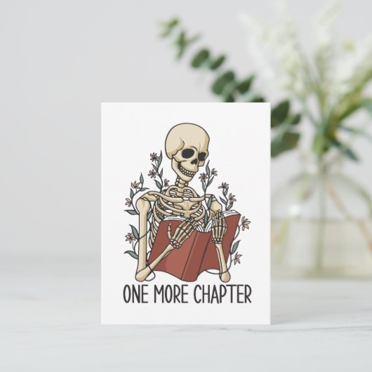 "One More Chapter" Skeleton Leesboek Briefkaart (Staand voorkant)