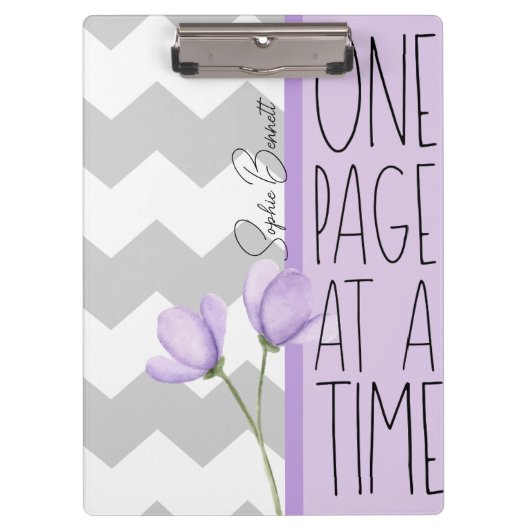 One Page at a Time – Motivational Lavender Floral Klembord (Voorkant)