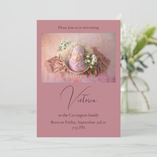 One Photo Mauve Baby Birth Announcement Card Aankondiging (Staand voorkant)