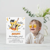 One Rocks gitaar 1e verjaardag foto uitnodiging (Staand voorkant)