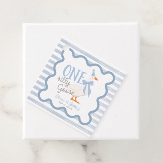One Silly Goose Blue Bow 1st Birthday Bedankjes Labels (In situ)