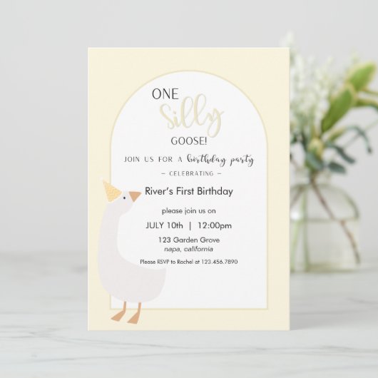 One Silly Goose First Birthday Invitation Kaart (Staand voorkant)