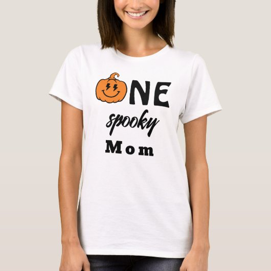 One Spooky Mom Halloween Matching Family T-shirt (Voorkant)