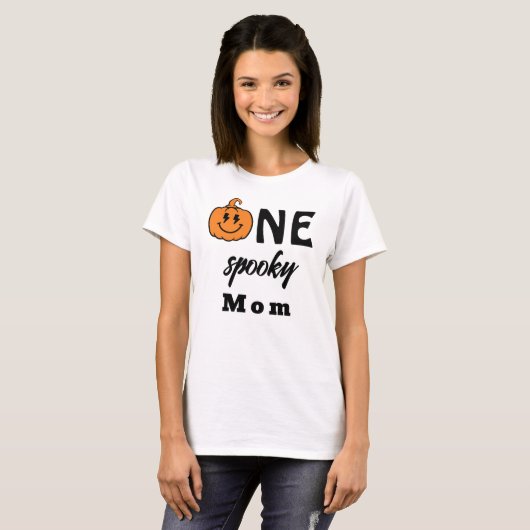One Spooky Mom Halloween Matching Family T-shirt (Voorkant volledig)