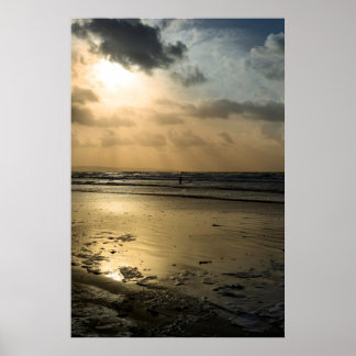 one surfer op de wintergolven poster
