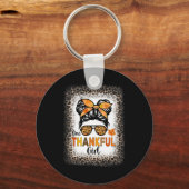 One Thankful Girl Thanksgiving Messy Bun Leopard B Sleutelhanger (Voorkant)