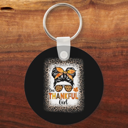 One Thankful Girl Thanksgiving Messy Bun Leopard B Sleutelhanger (Voorkant)
