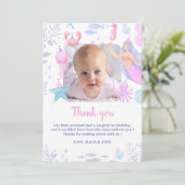 Oneder het Zee Meisje 1e Verjaardag Zeemeermin Fot Bedankkaart (Staand voorkant)