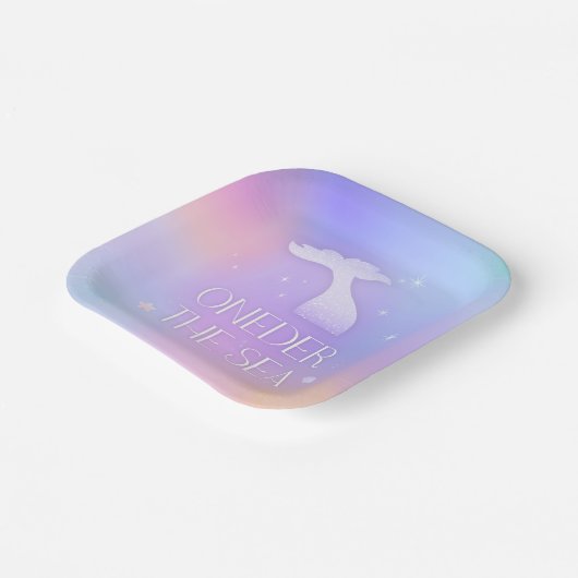 Oneder het Zee Whimsical Sparkly Mermaid Verjaarda Papieren Bordje (Gebogen)