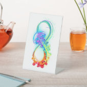 Oneindig met regenboogkwal reclamebord met voetstuk (Insitu)