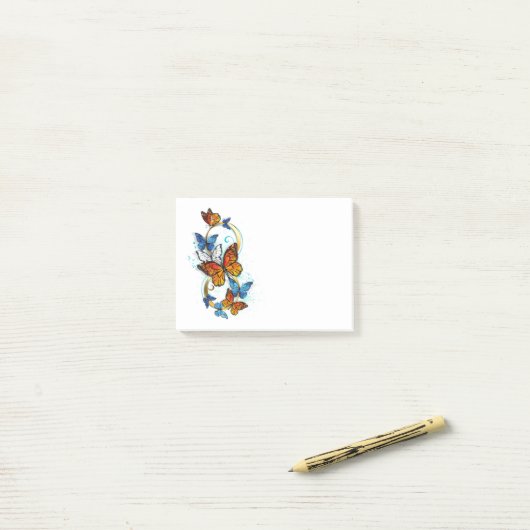 Oneindigheid van Monarch Vlinders Post-it® Notes (Op bureau)