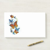 Oneindigheid van Monarch Vlinders Post-it® Notes (Op bureau)