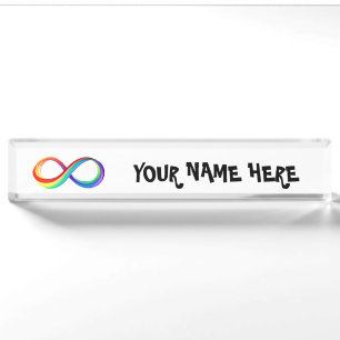 Oneindigheidssymbool met regenboog in lagen naambordje