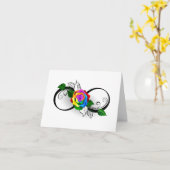 Oneindigheidssymbool met regenboogroos kaart (Gele Bloem)