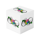 Oneindigheidssymbool met regenboogroos kubus (Achter hoekig)
