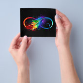 Oneindigheidssymbool met regenboogveer flyer (Hand)