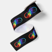 Oneindigheidssymbool met regenboogveer satijnen lint (Achterkant)