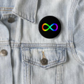 Oneindigheidssymbool van de regenboog ronde button 5,7 cm (In situ)