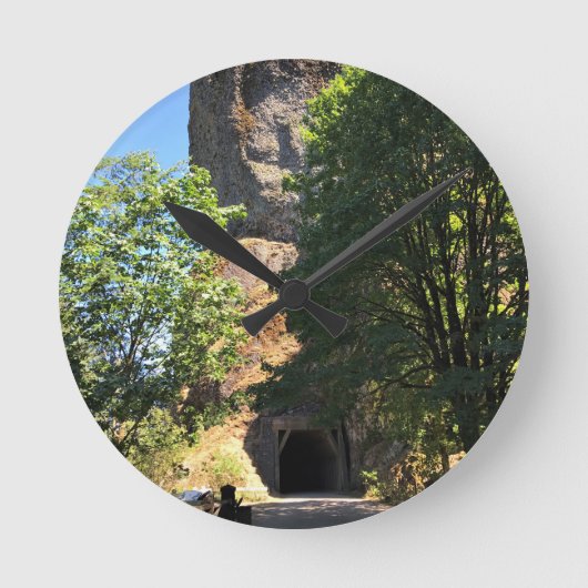 Oneonta Gorge Tunnel, OF Ronde Klok (Voorkant)