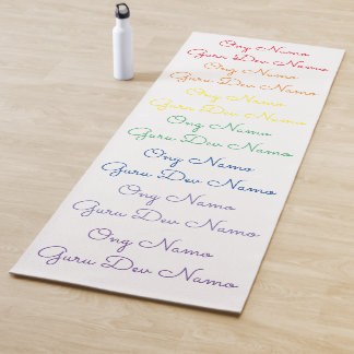 Ong Namo Guru Dev Namo Mantra Yoga Mat - Regenboog